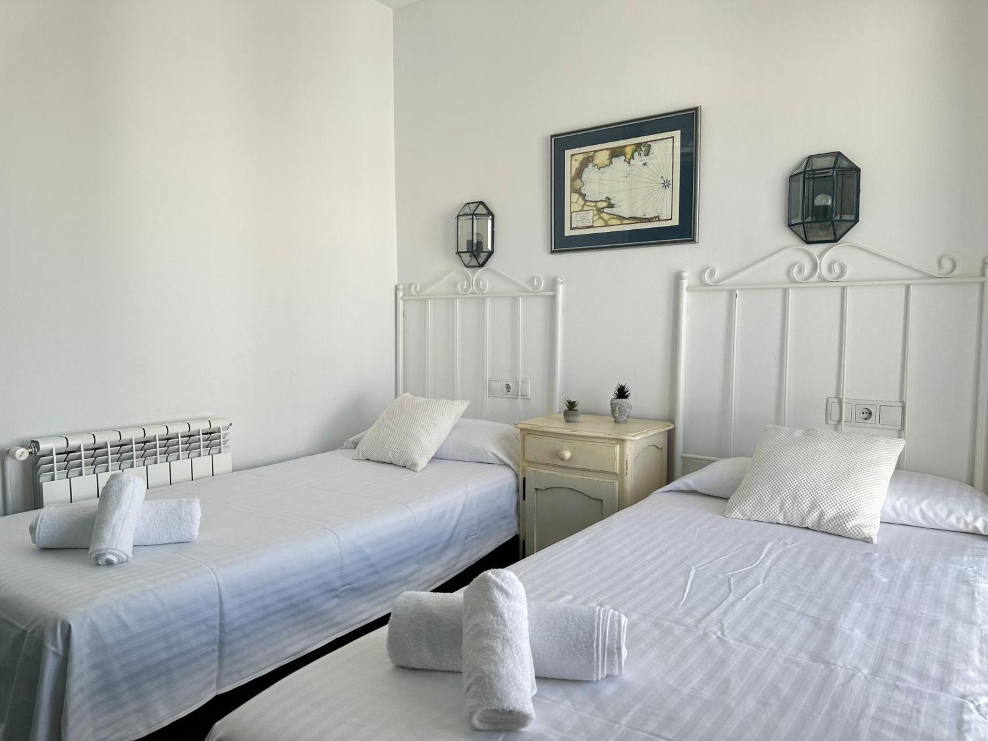 Agi Avenida Apartments 罗萨斯 外观 照片
