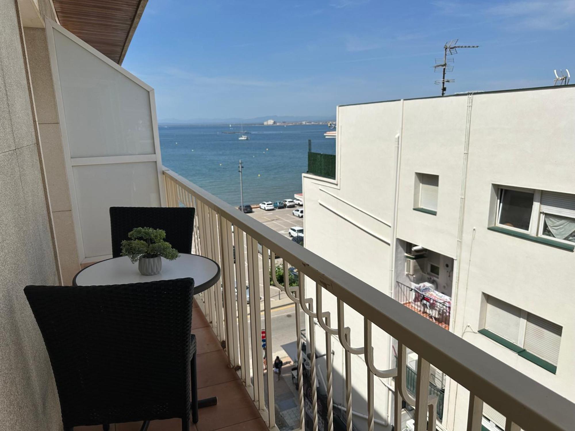 Agi Avenida Apartments 罗萨斯 外观 照片