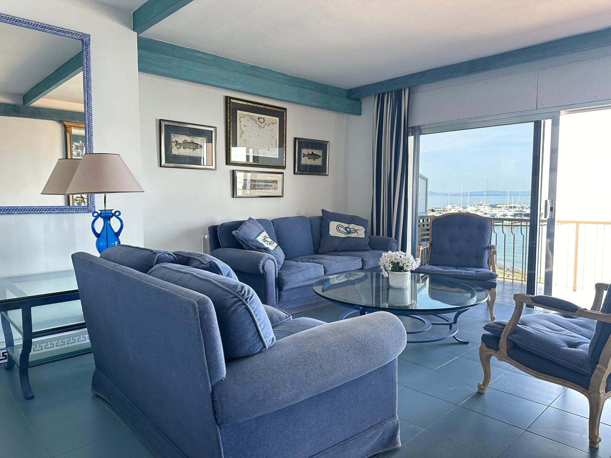 Agi Avenida Apartments 罗萨斯 外观 照片